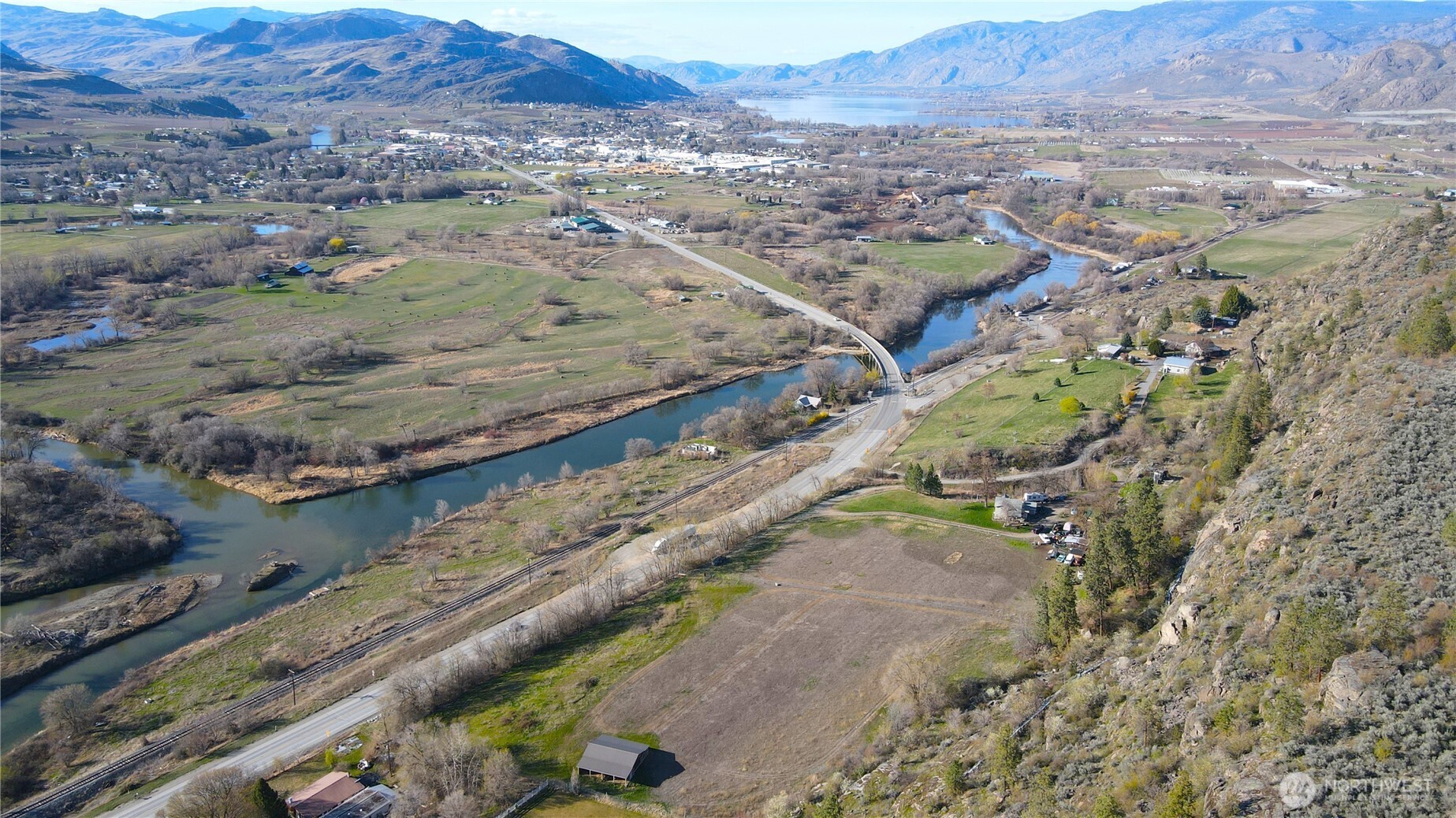 main property photo 17