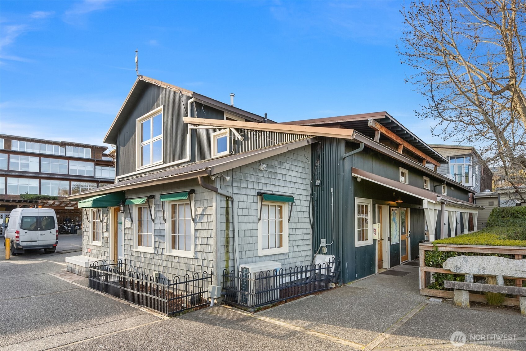 main property photo 20