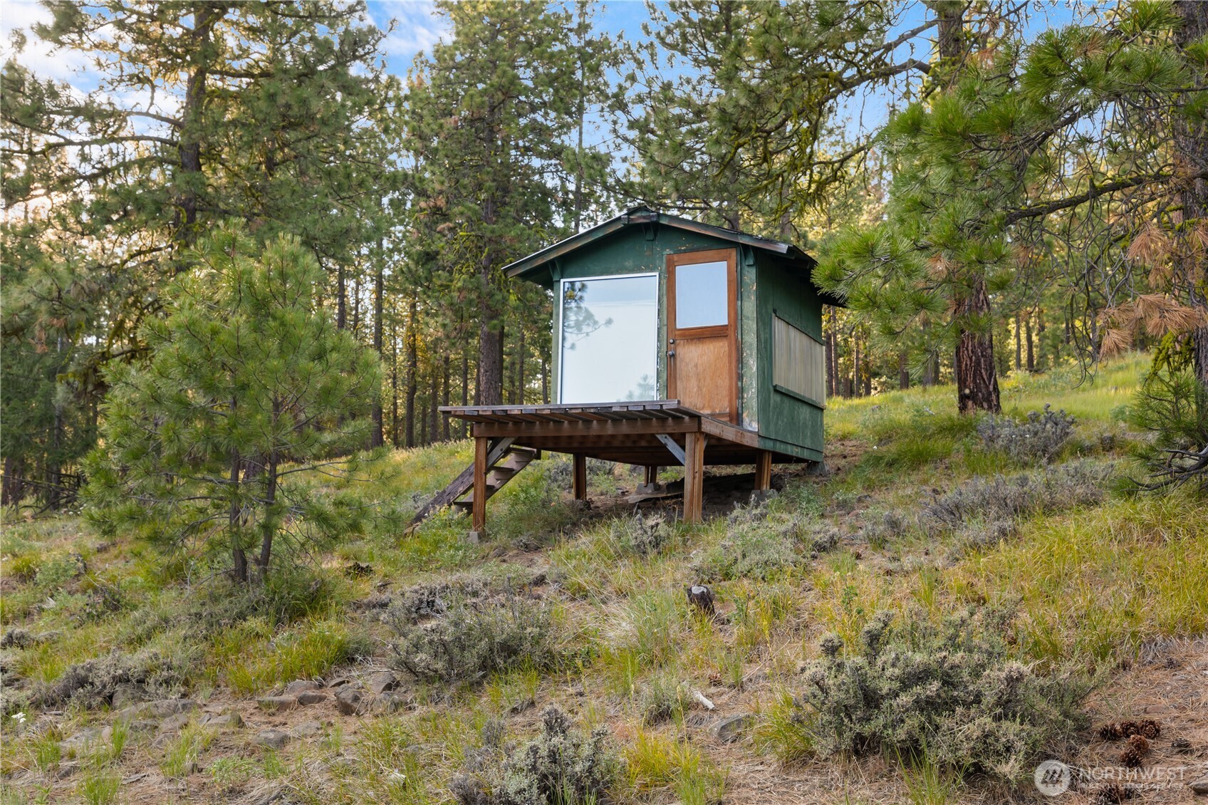 main property photo 13