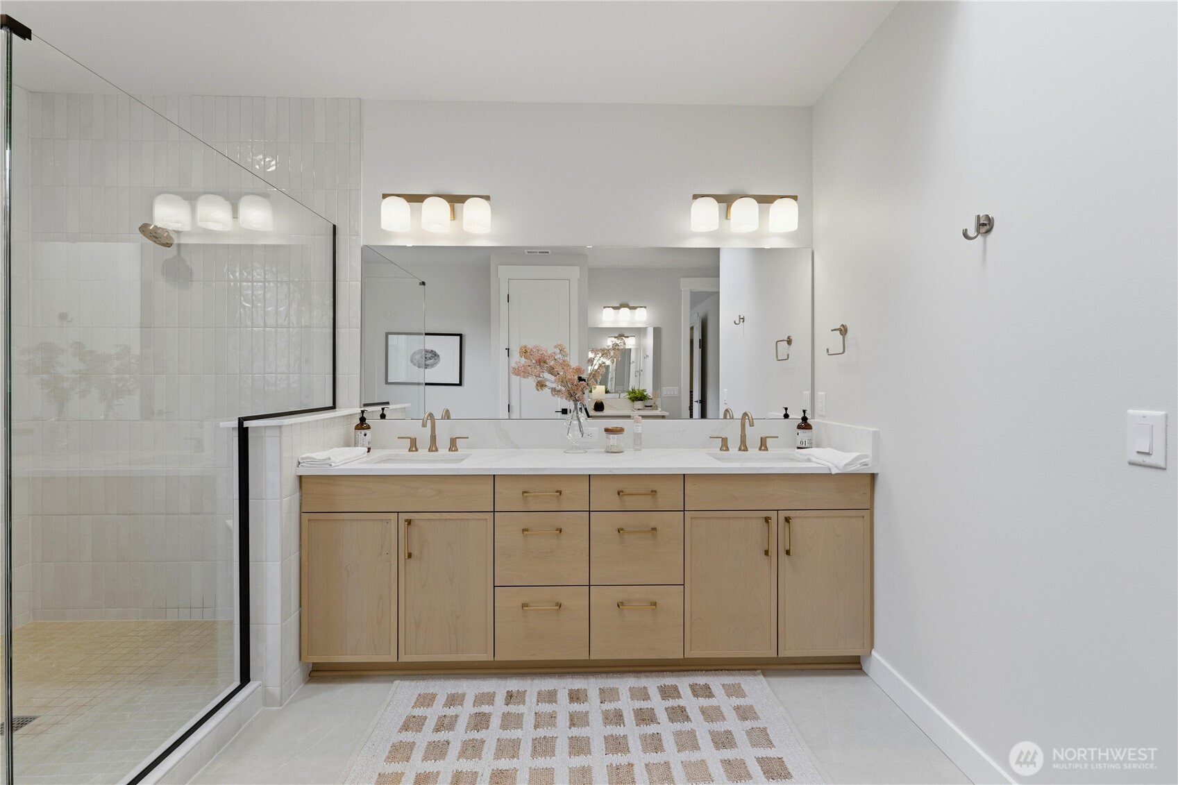 property viewer photo 26