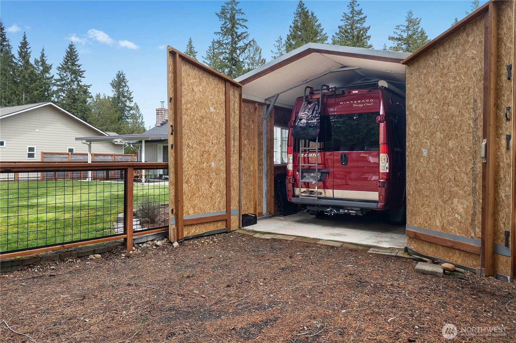 main property photo 23