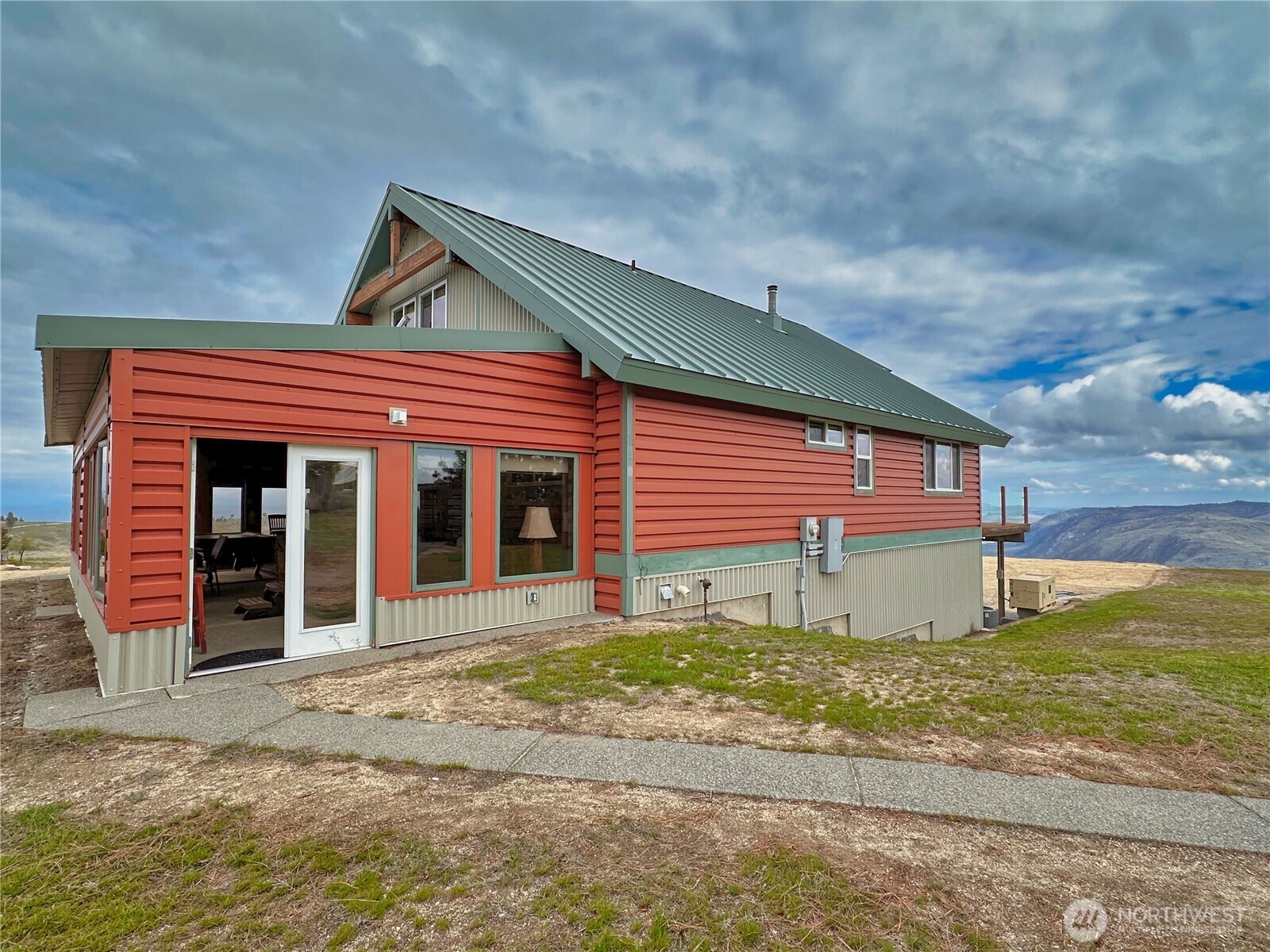 main property photo 35