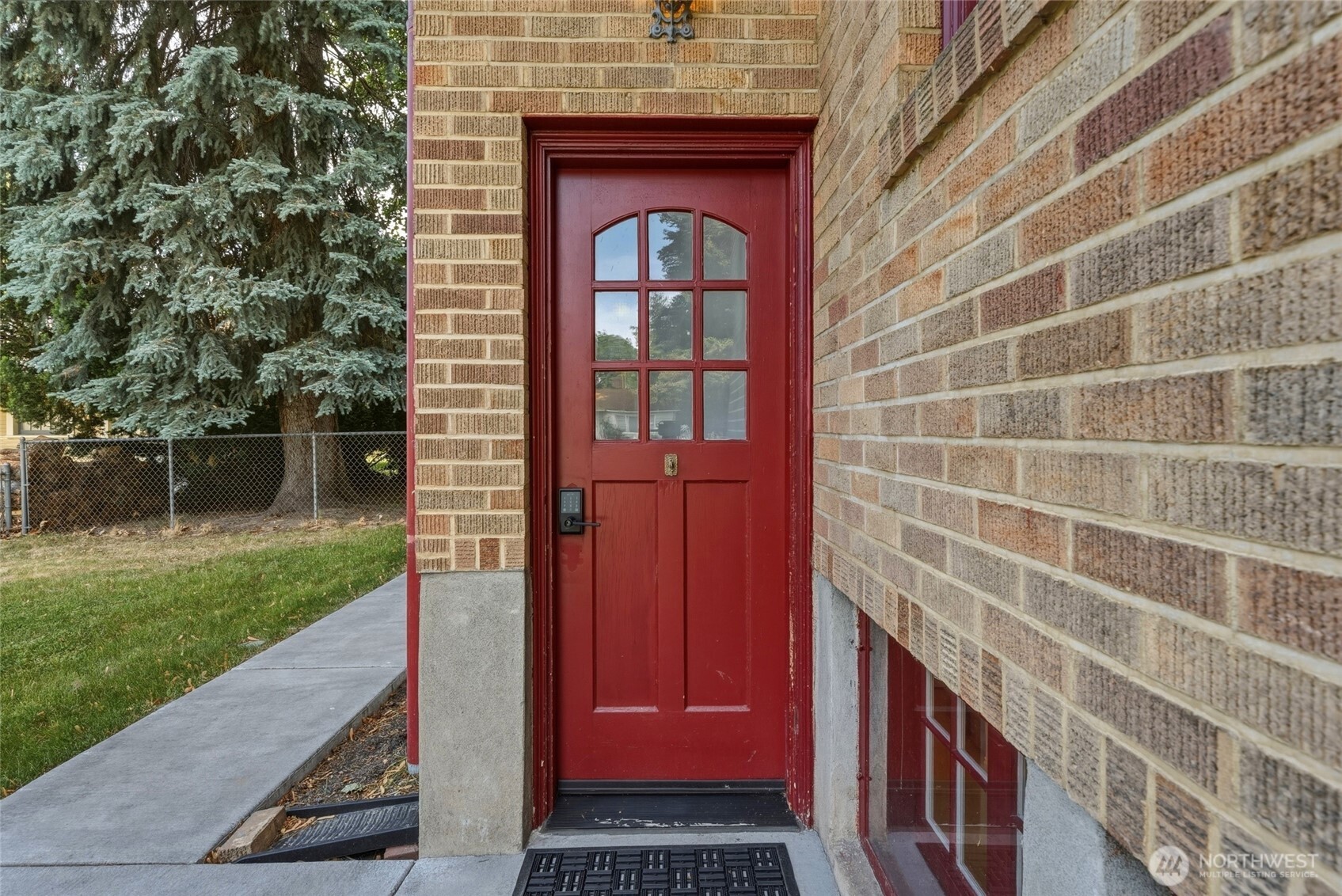 main property photo 24