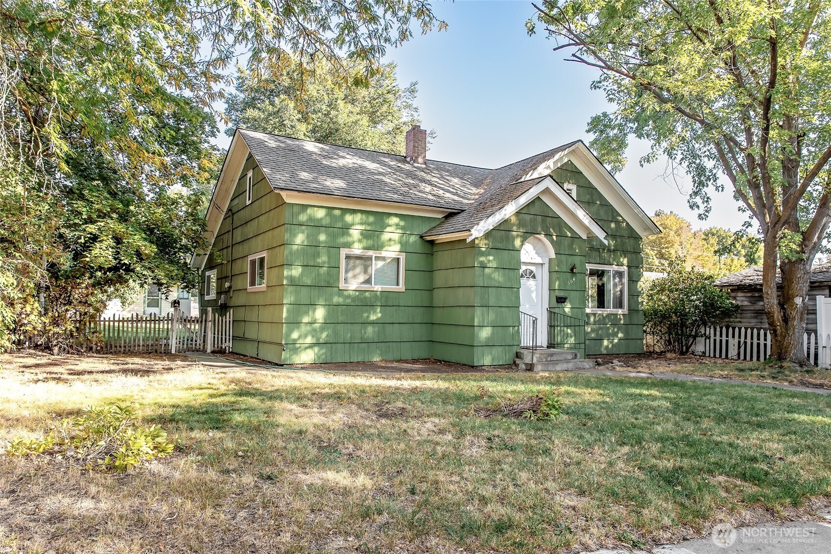 main property photo 2