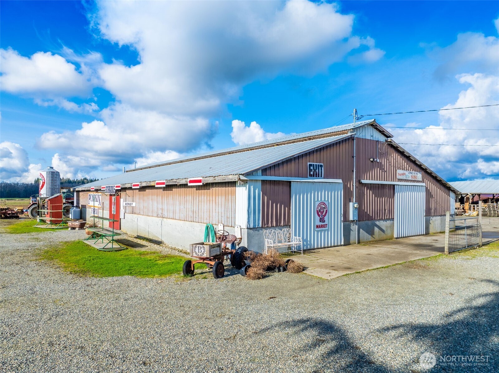 main property photo 7