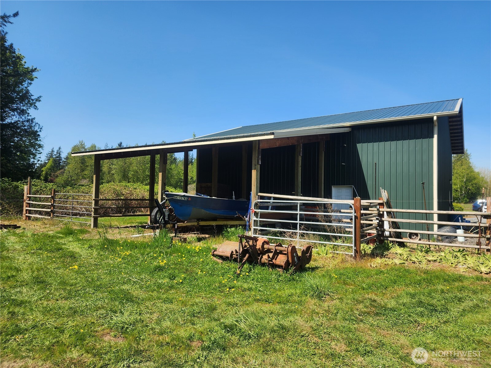 main property photo 22