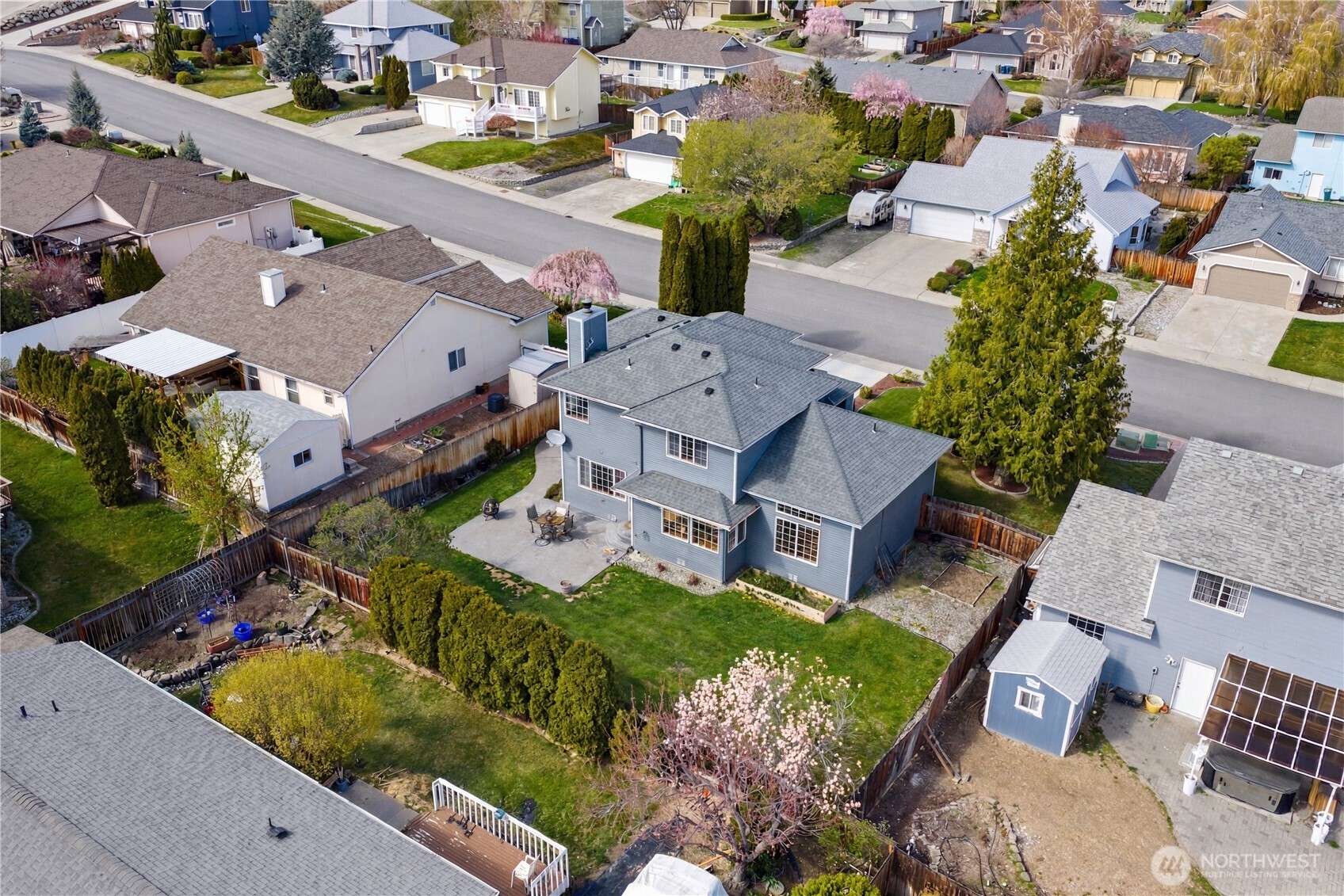 main property photo 30
