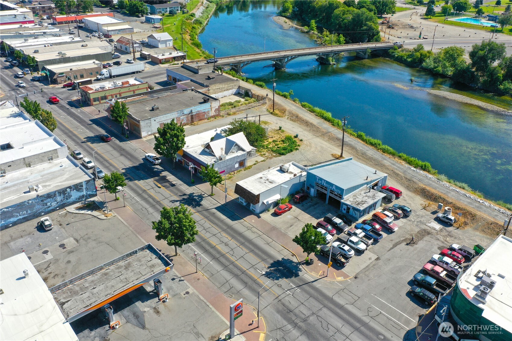 main property photo 17