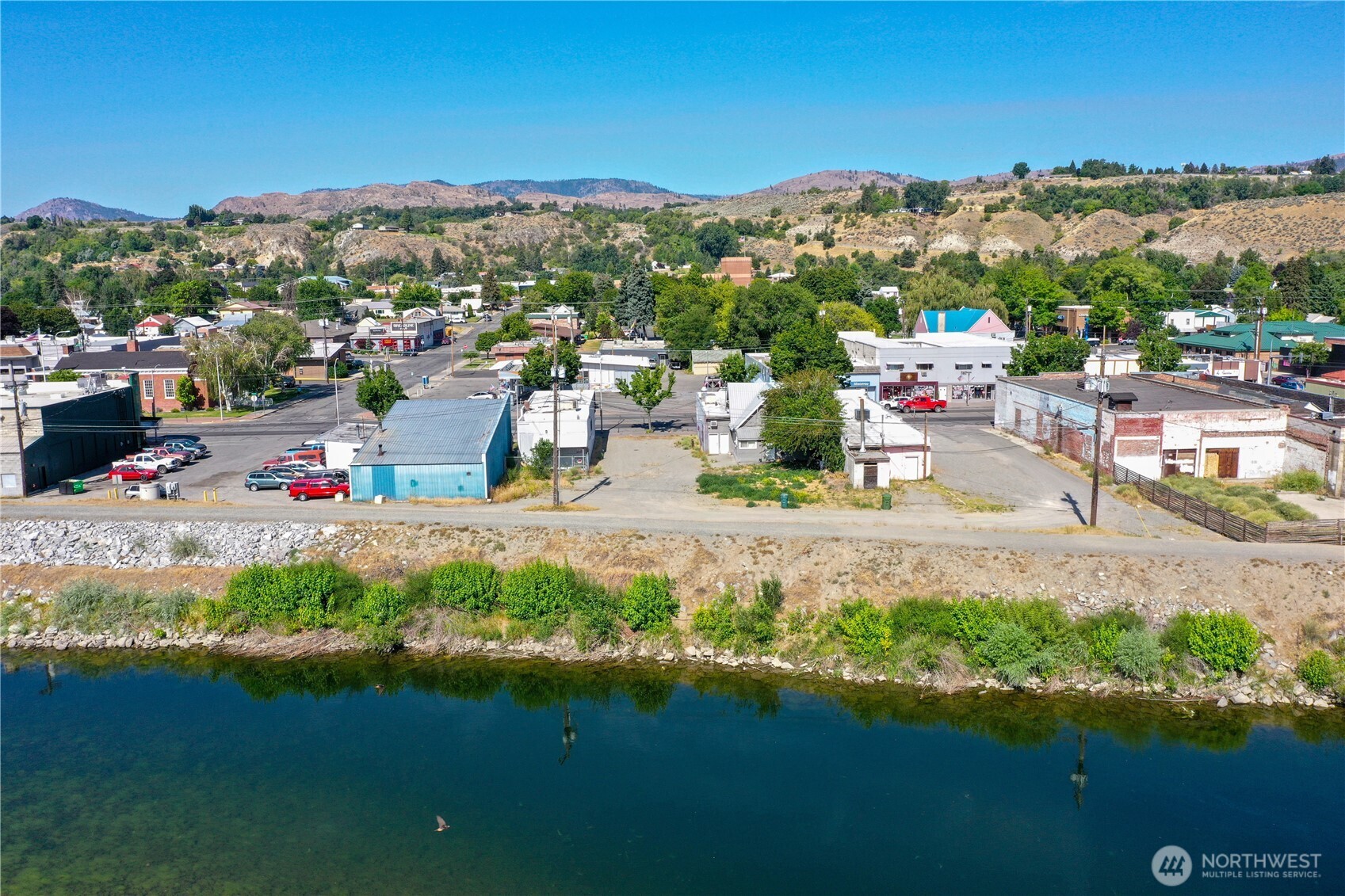 main property photo 18