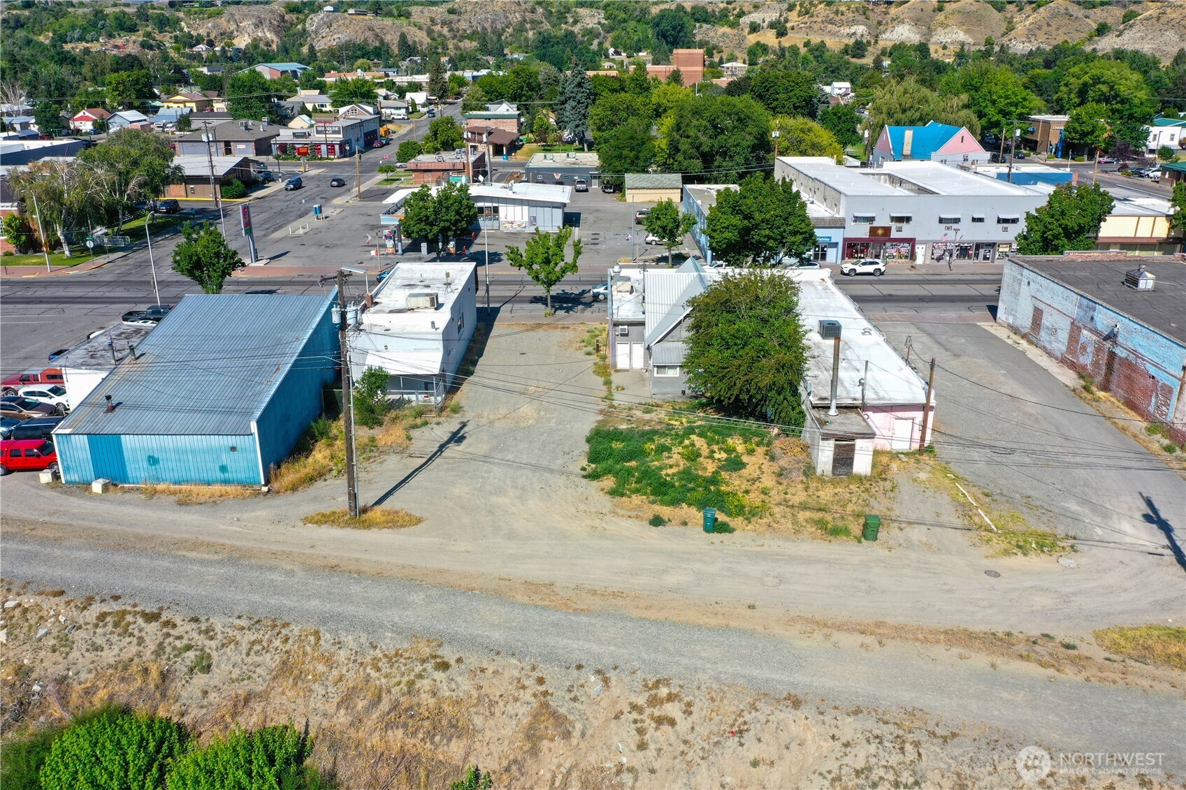 main property photo 22