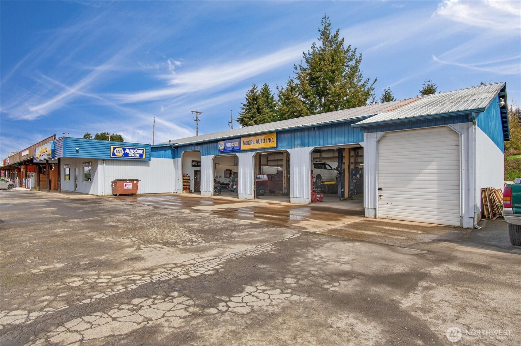 main property photo 30