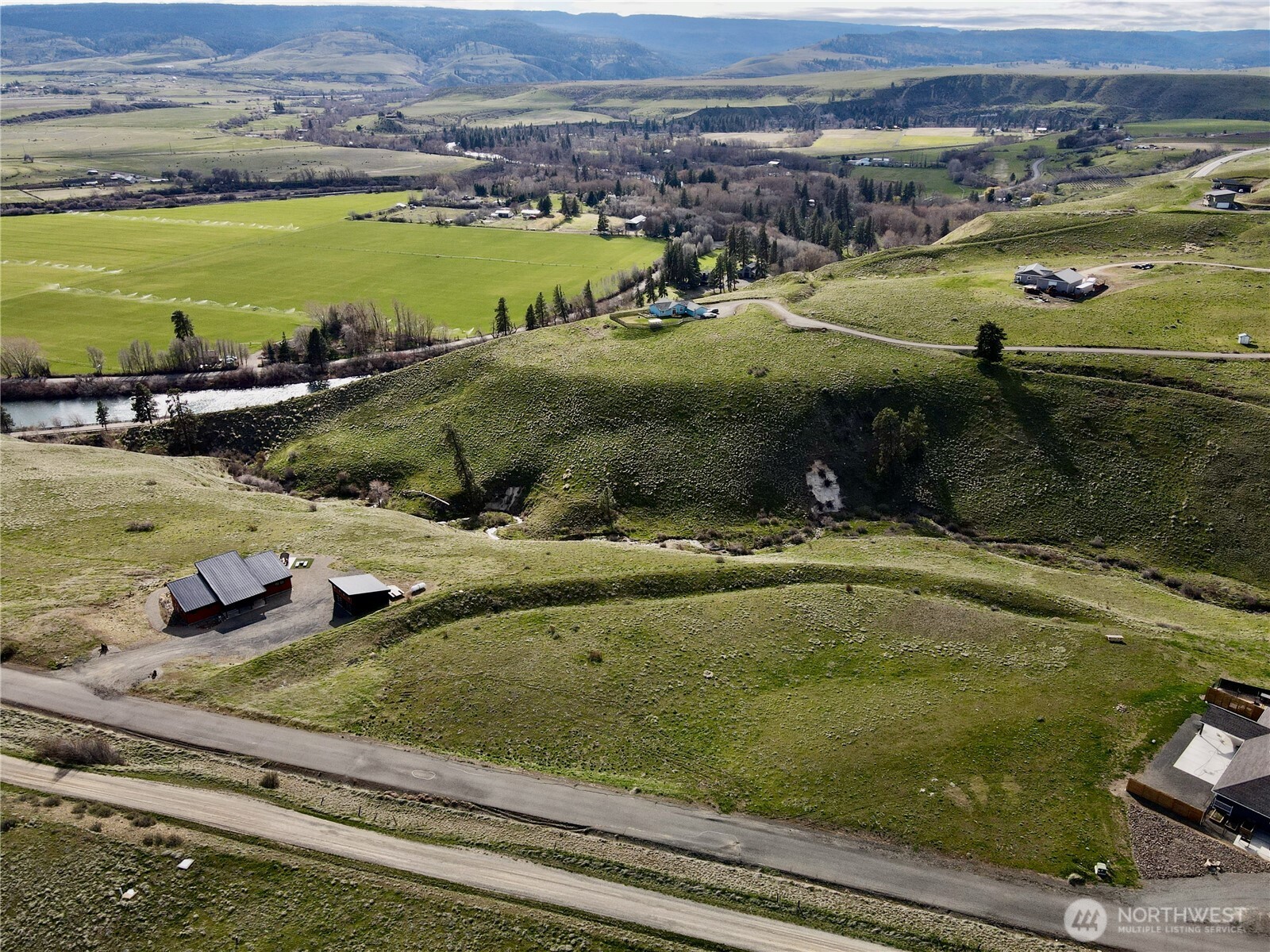main property photo 15