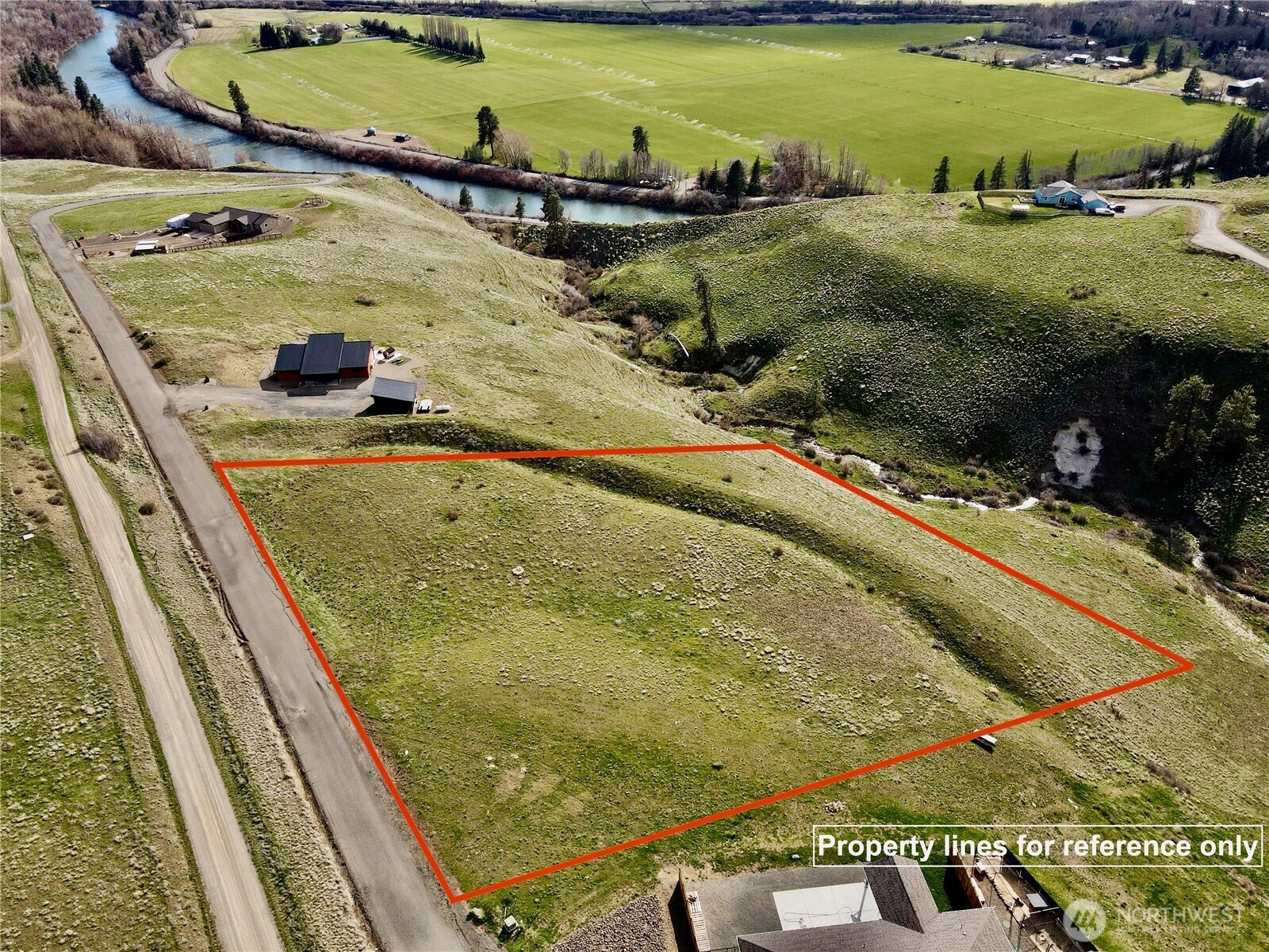 main property photo 18