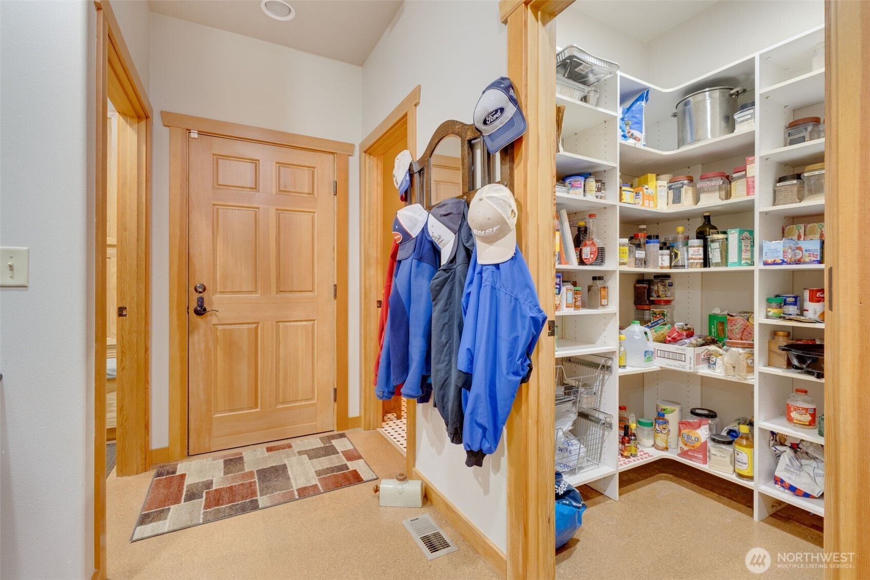 main property photo 16