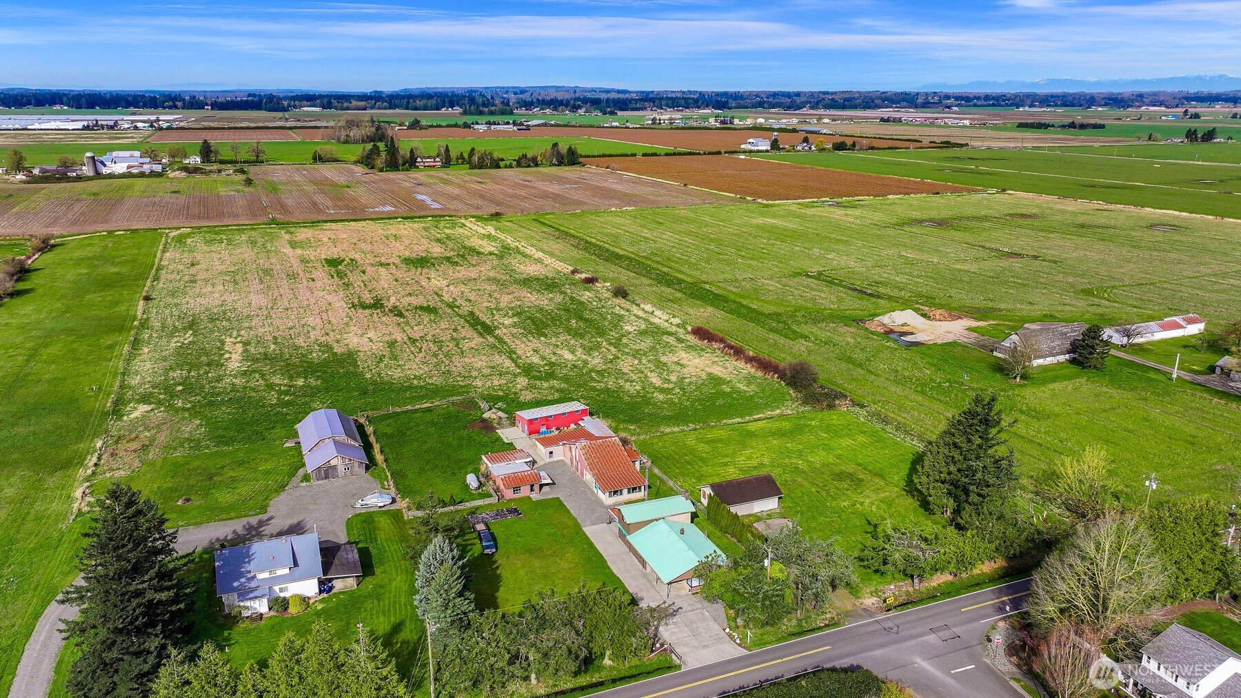 main property photo 17