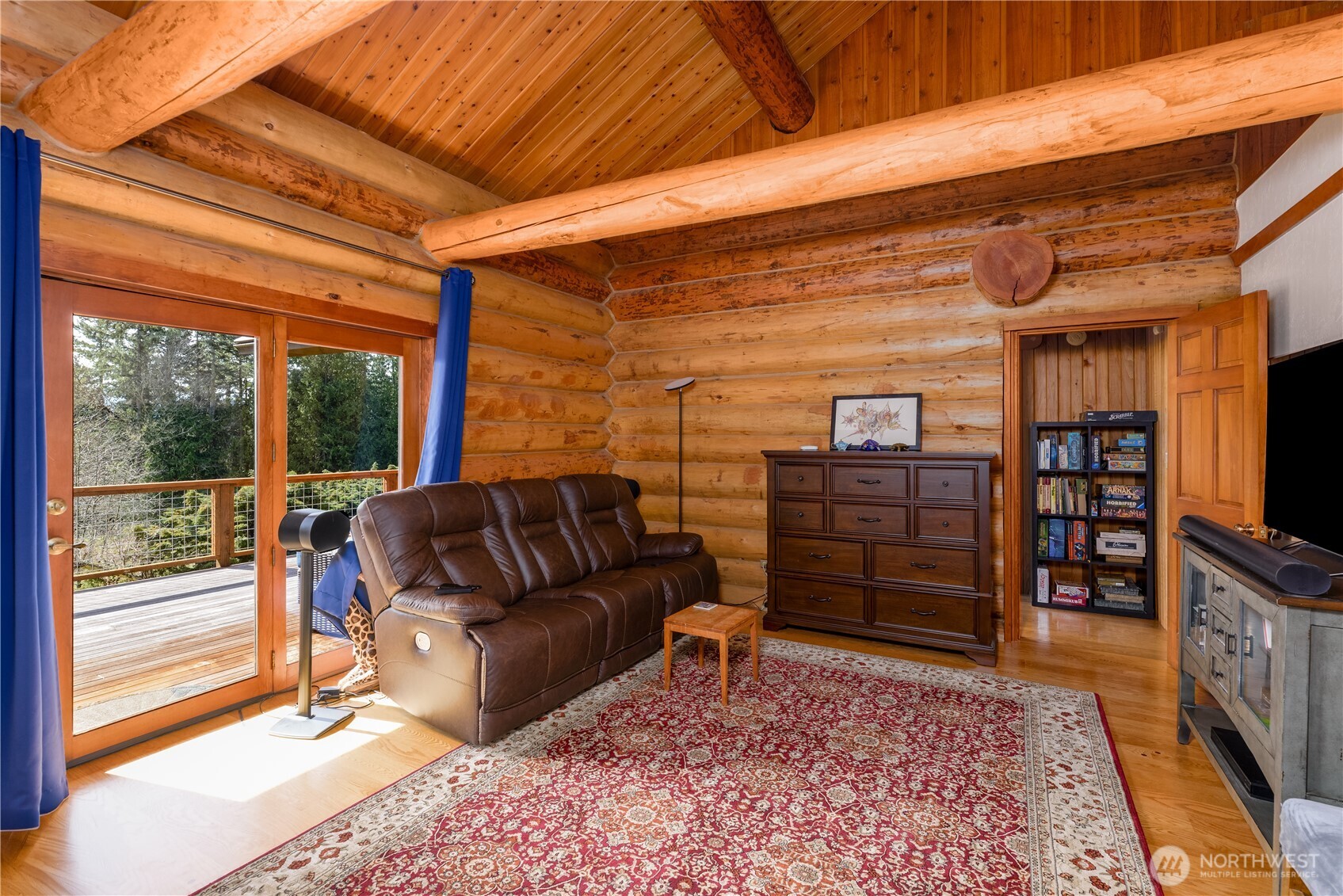 main property photo 17