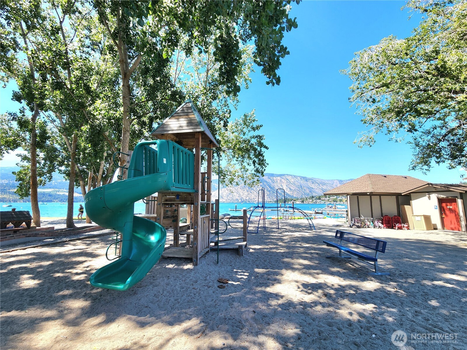 main property photo 32