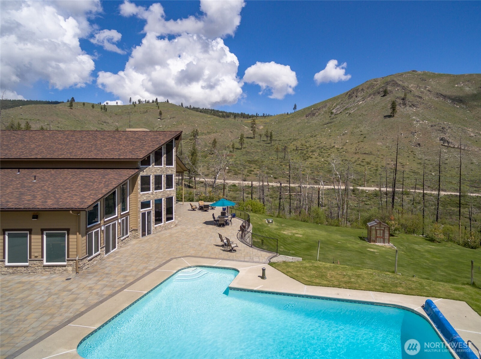 main property photo 12