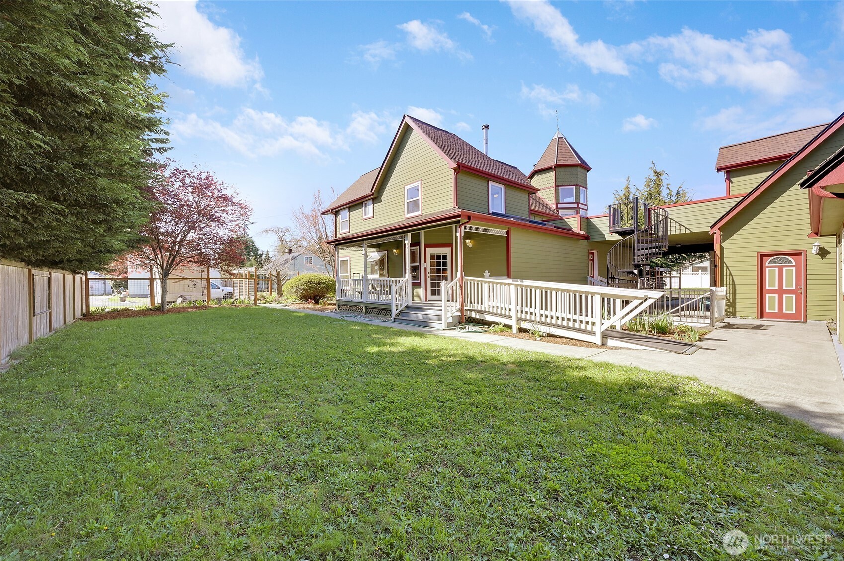 main property photo 30