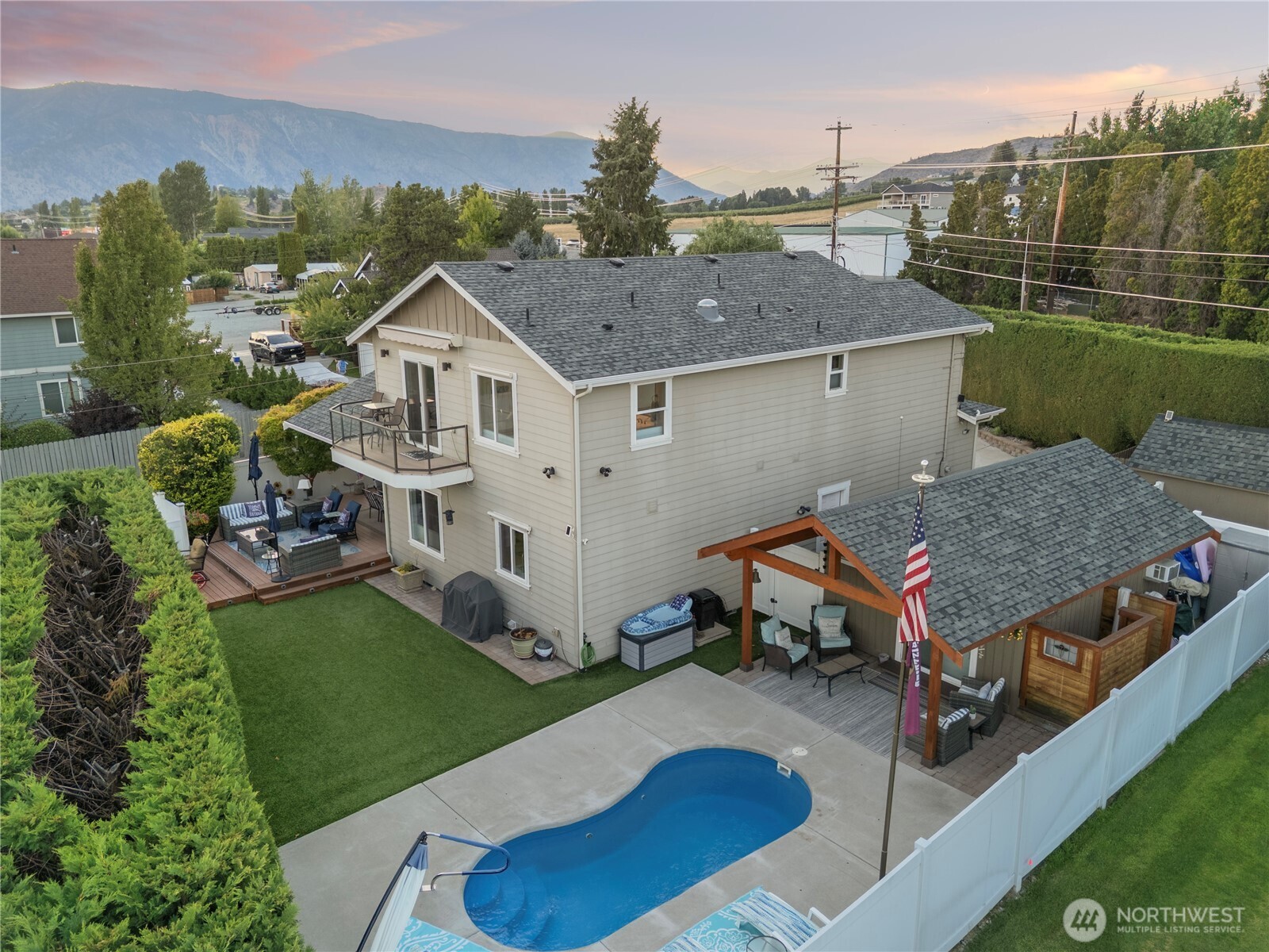 main property photo 34