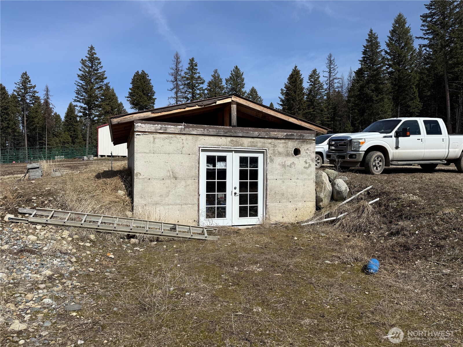 main property photo 26