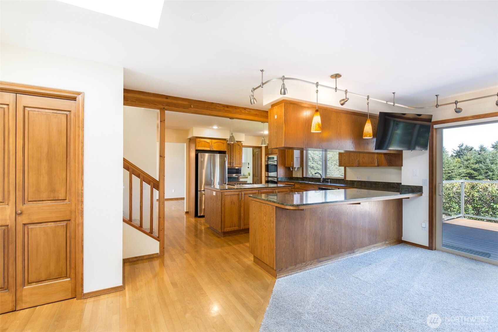 main property photo 17