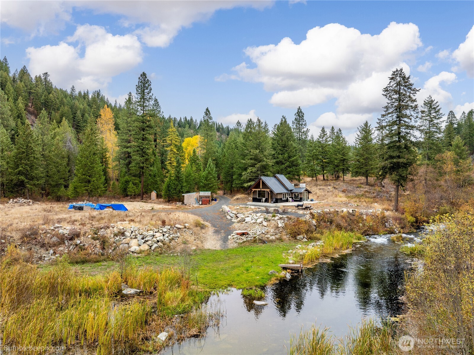 main property photo 20