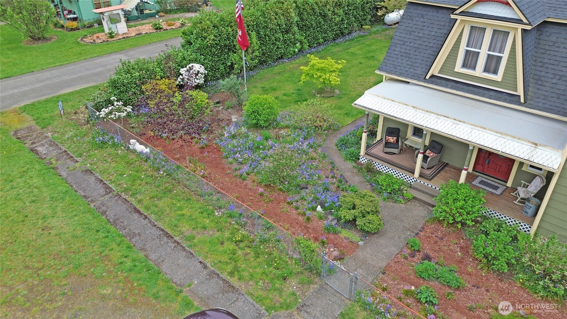 main property photo 32