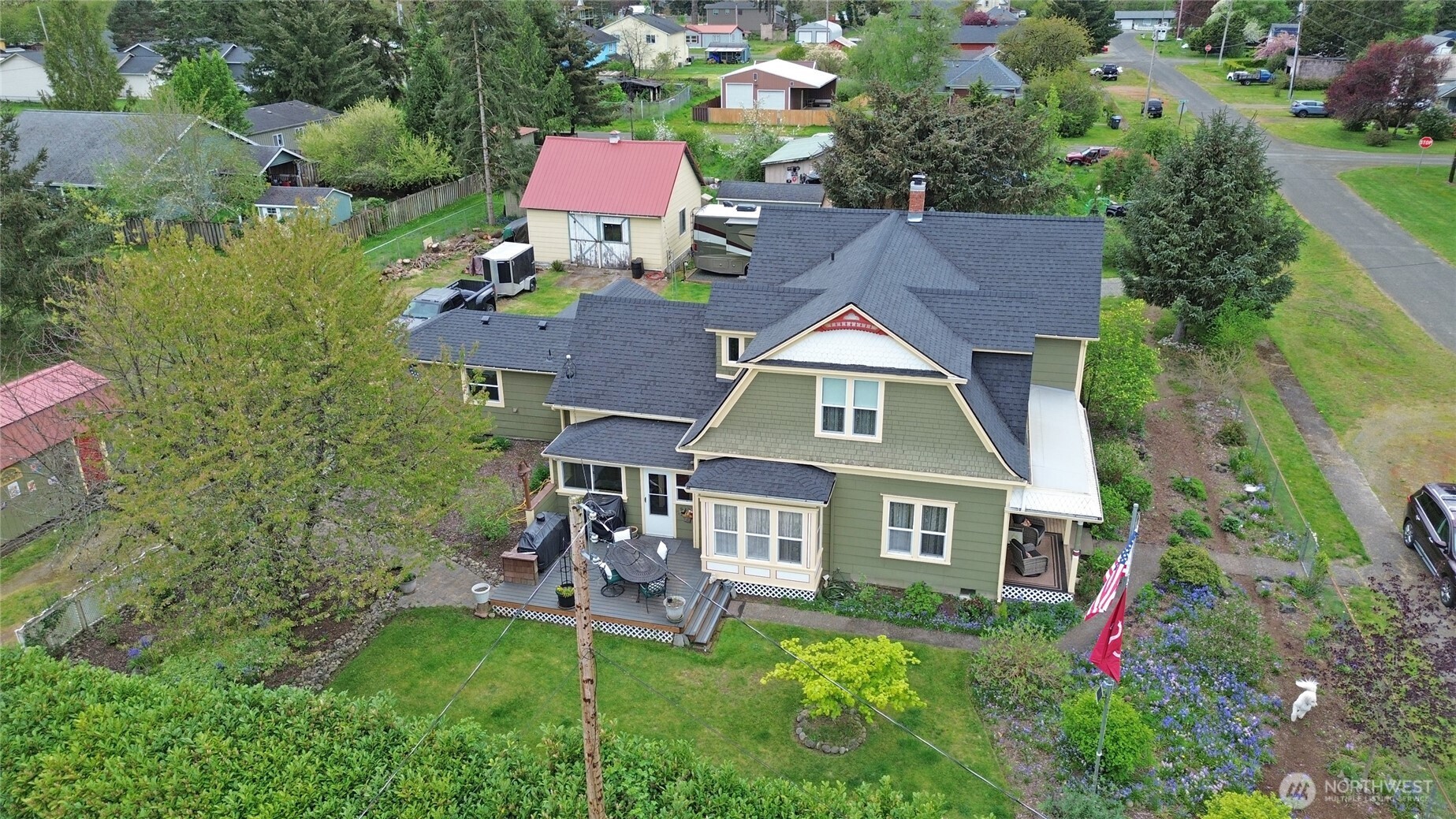 main property photo 37
