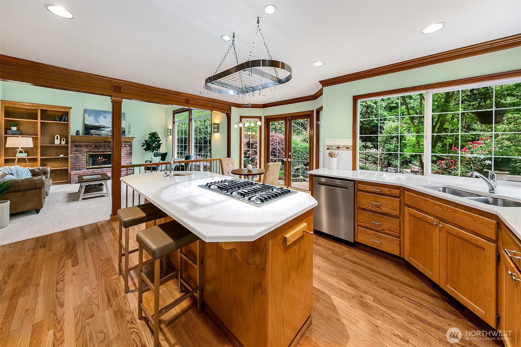 main property photo 13