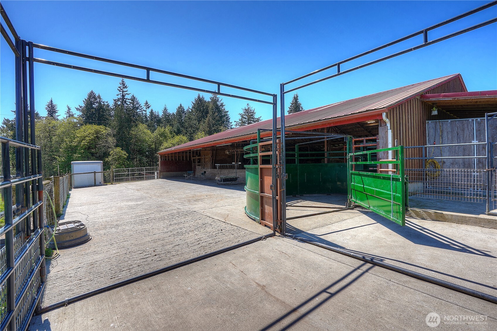 main property photo 30