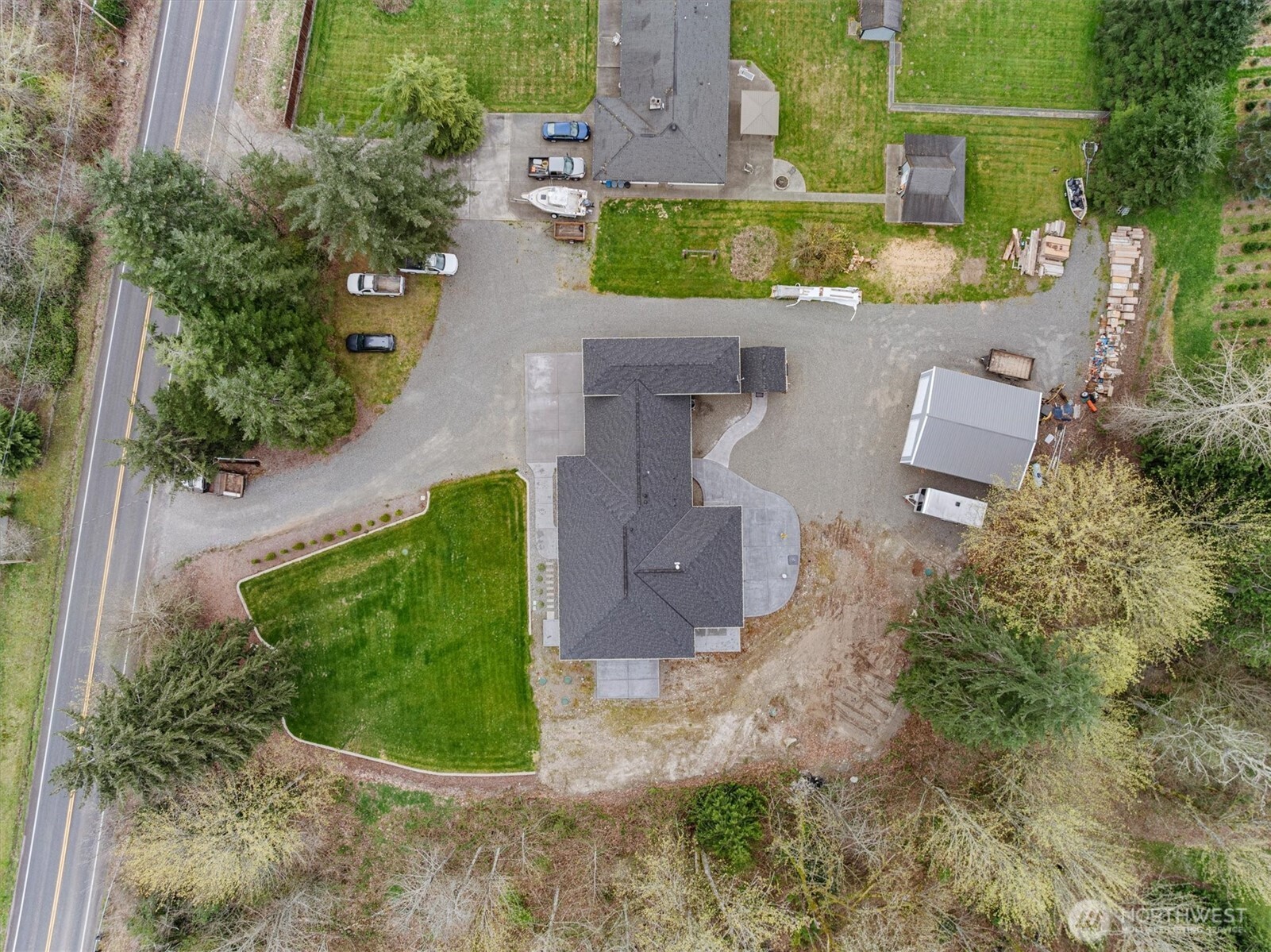 main property photo 32