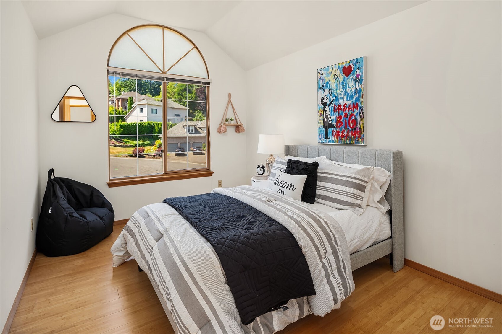 property viewer photo 27