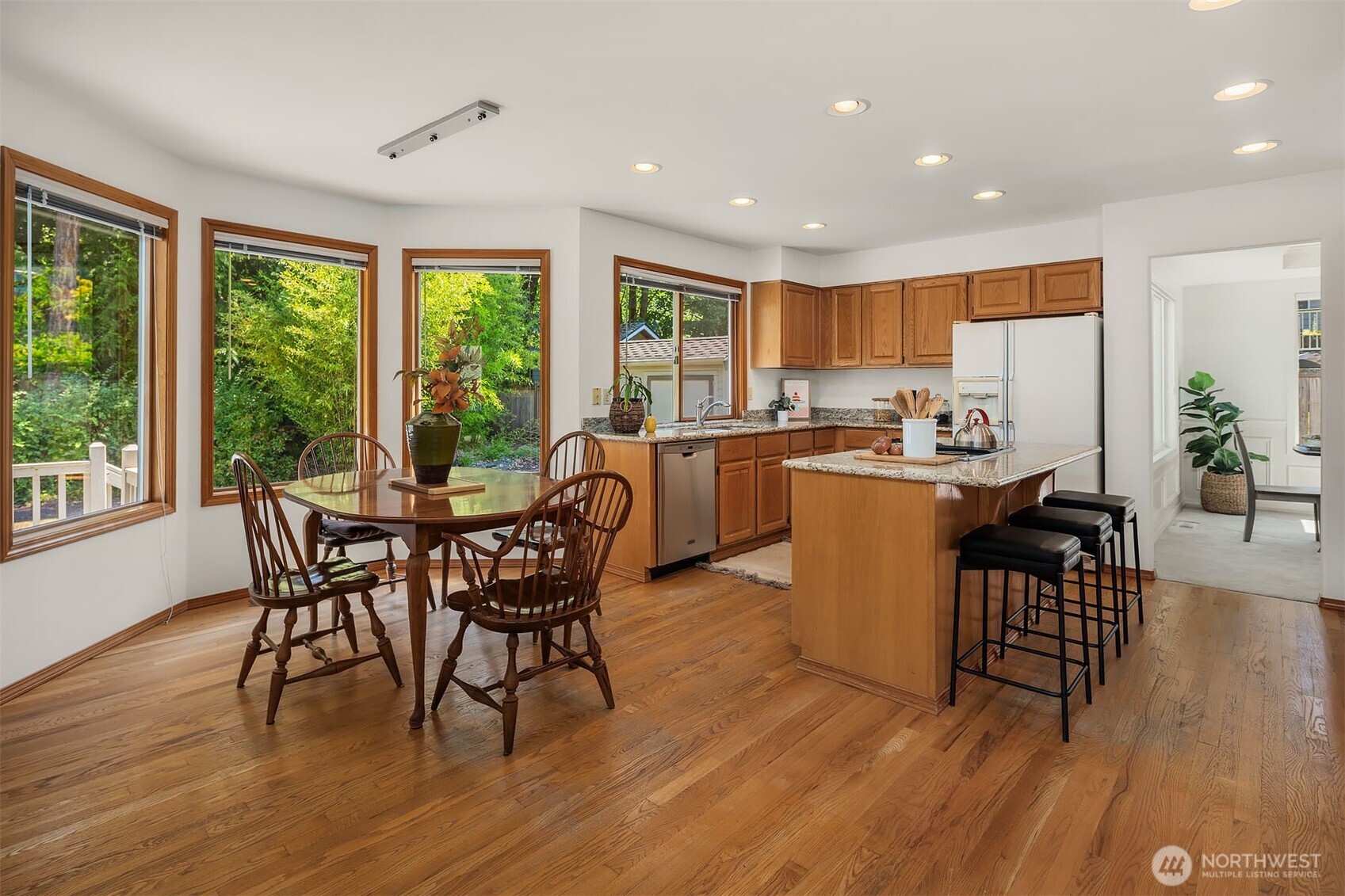 property viewer photo 9