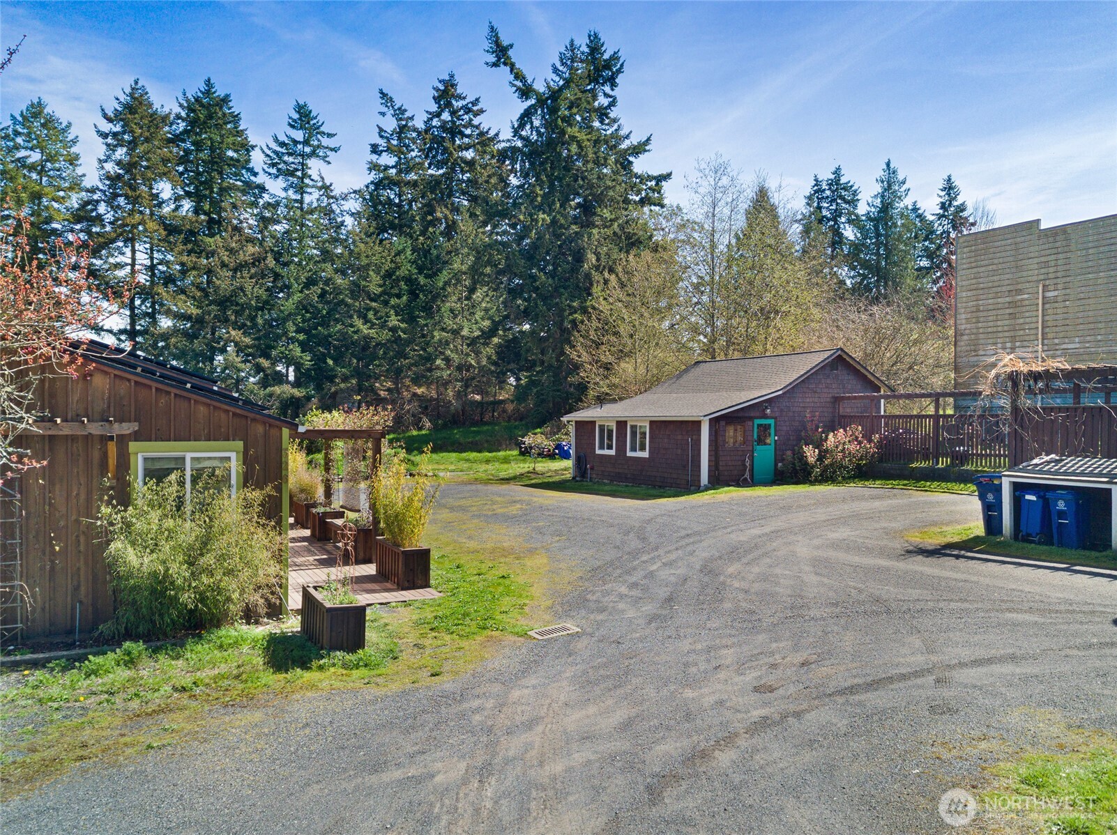 main property photo 22