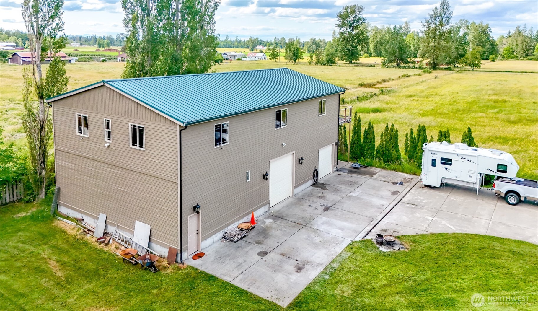 main property photo 31
