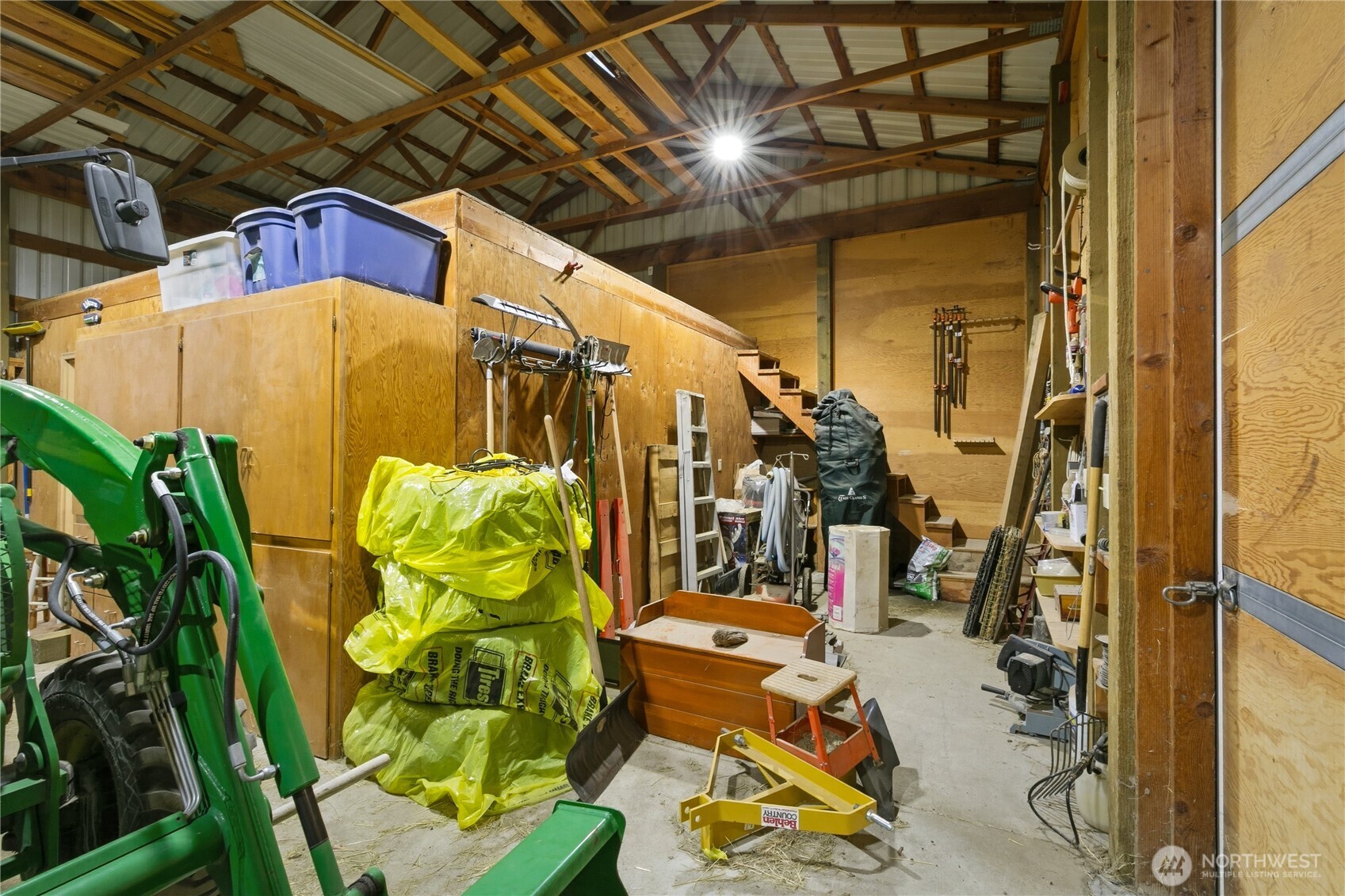 main property photo 28