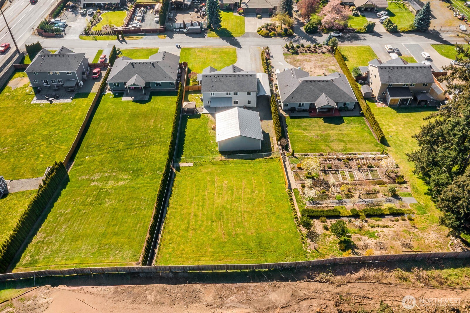main property photo 38