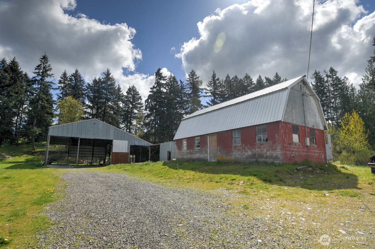 main property photo 5