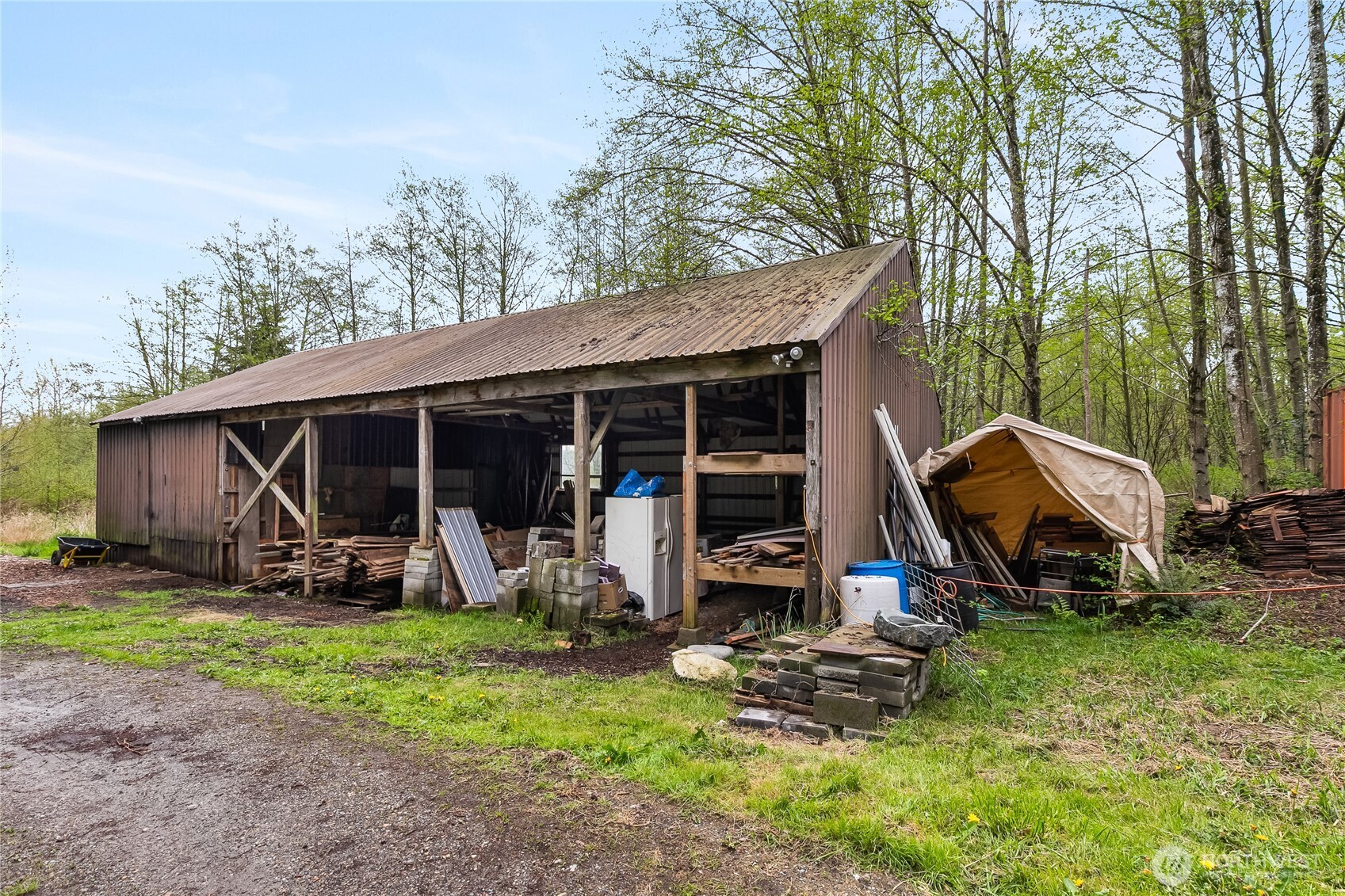 main property photo 18