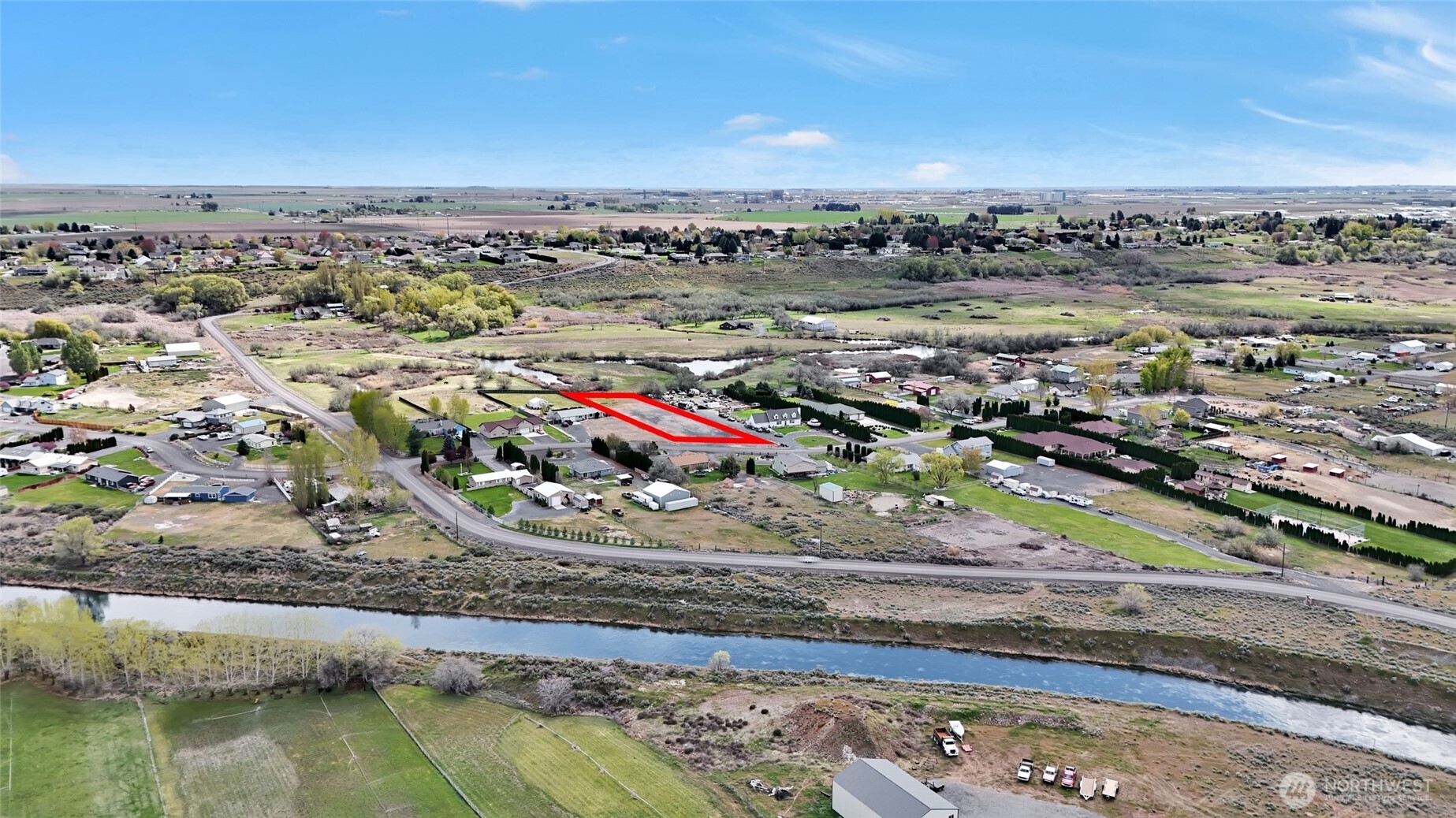 main property photo 10