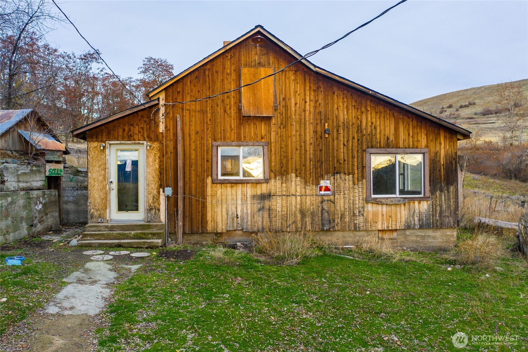 main property photo 12