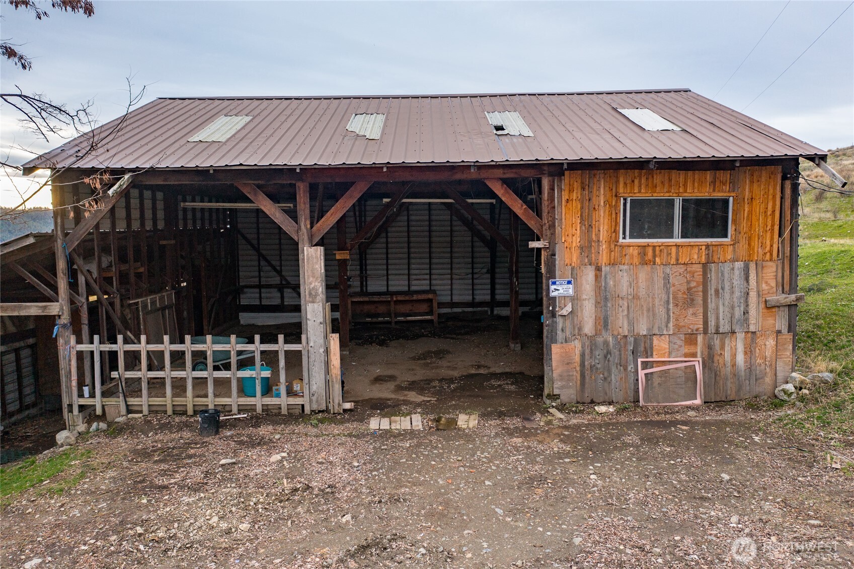 main property photo 15