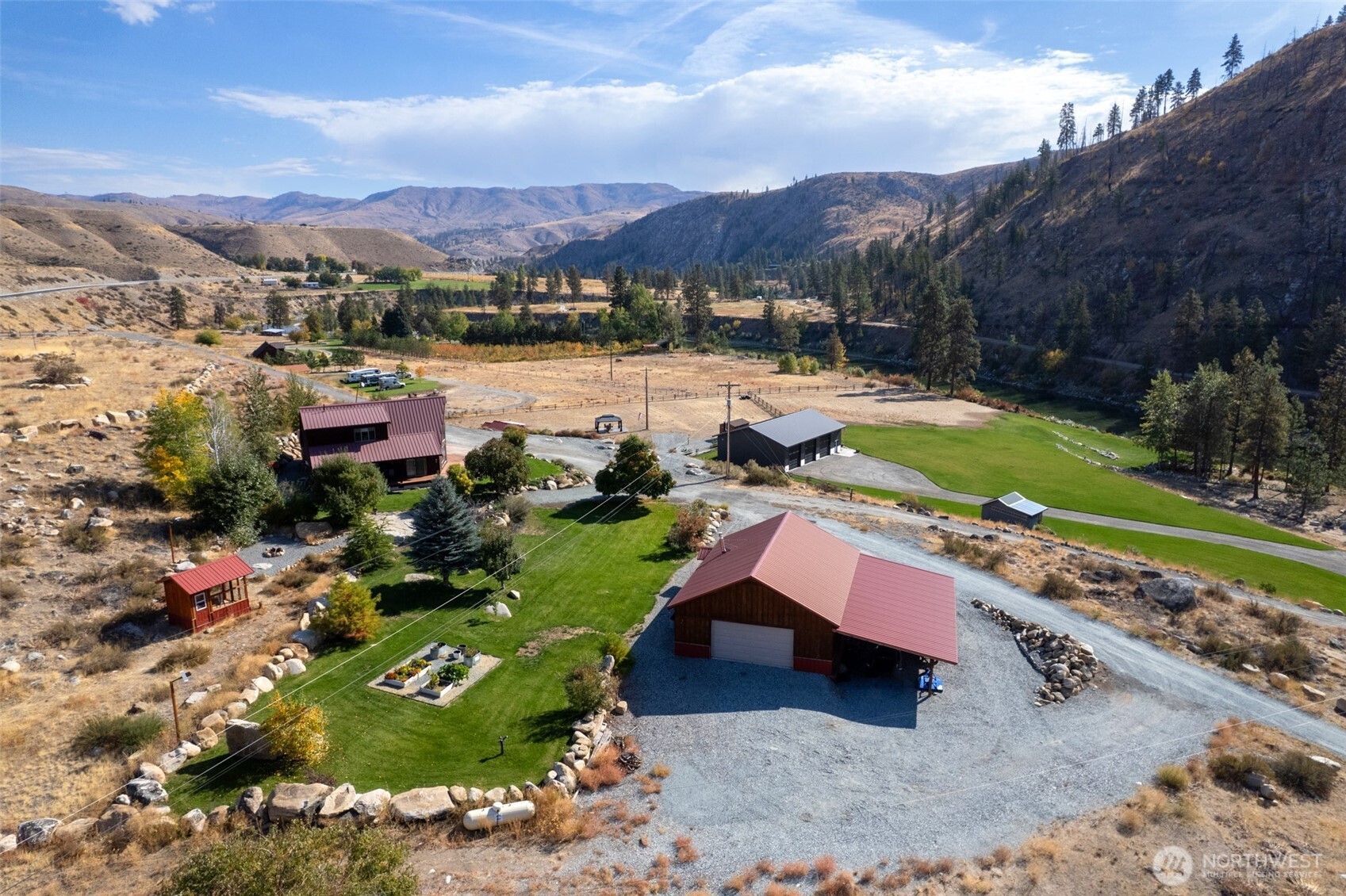 main property photo 33