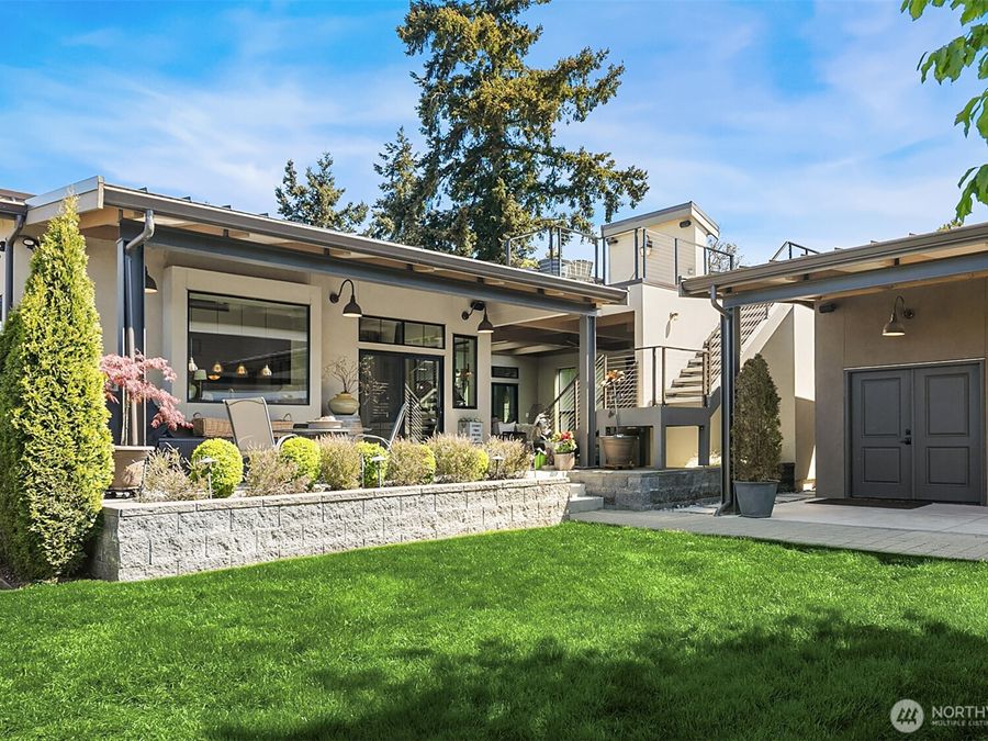 525 16th Ave W
