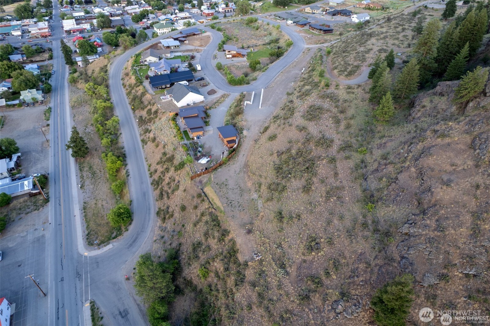 main property photo 32