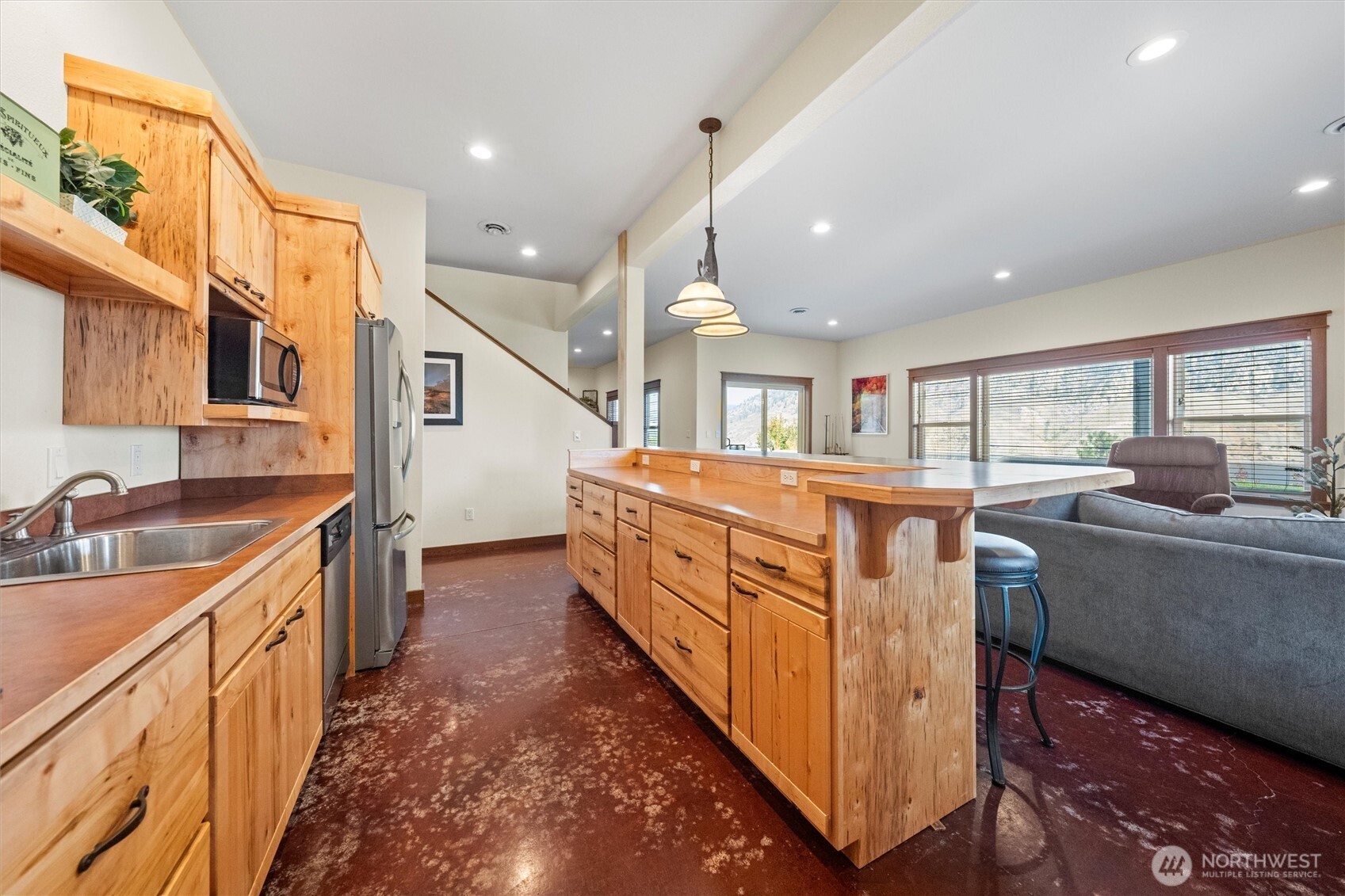 main property photo 20