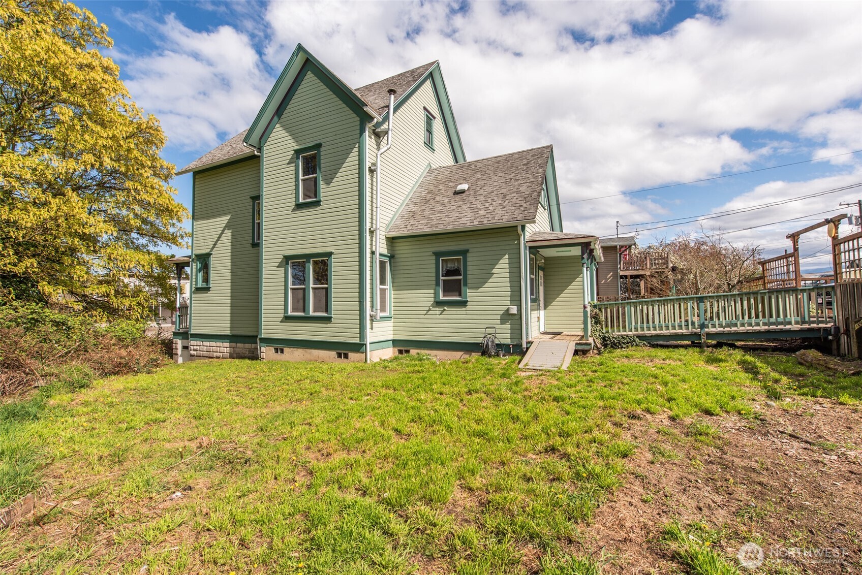 main property photo 12