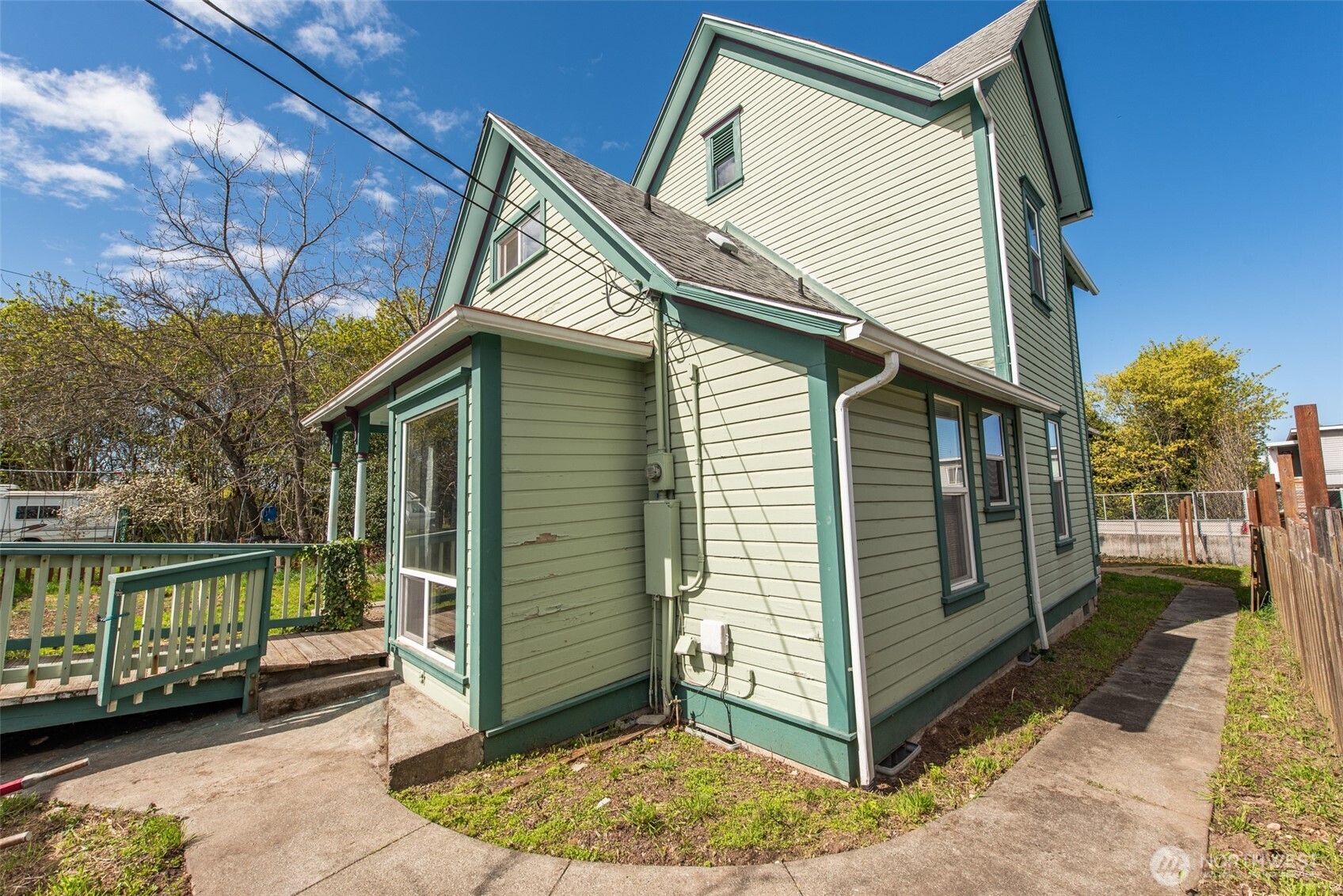 main property photo 6