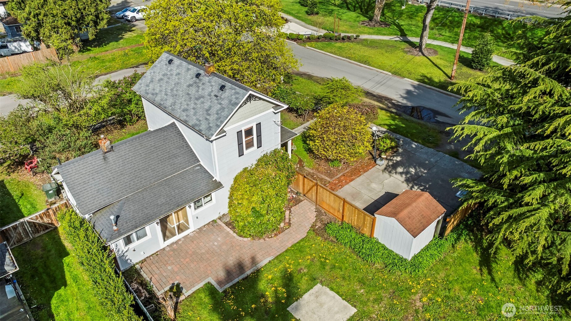 main property photo 34